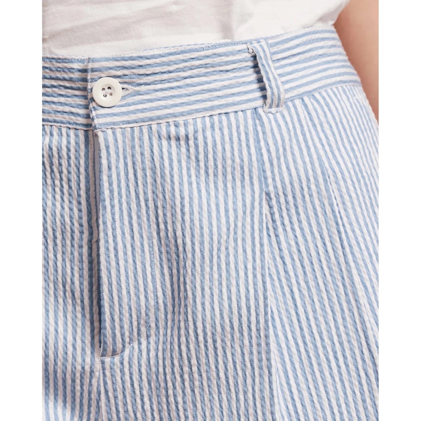 Light Gray Benny Short Stripe Seersucker Light Blue/White