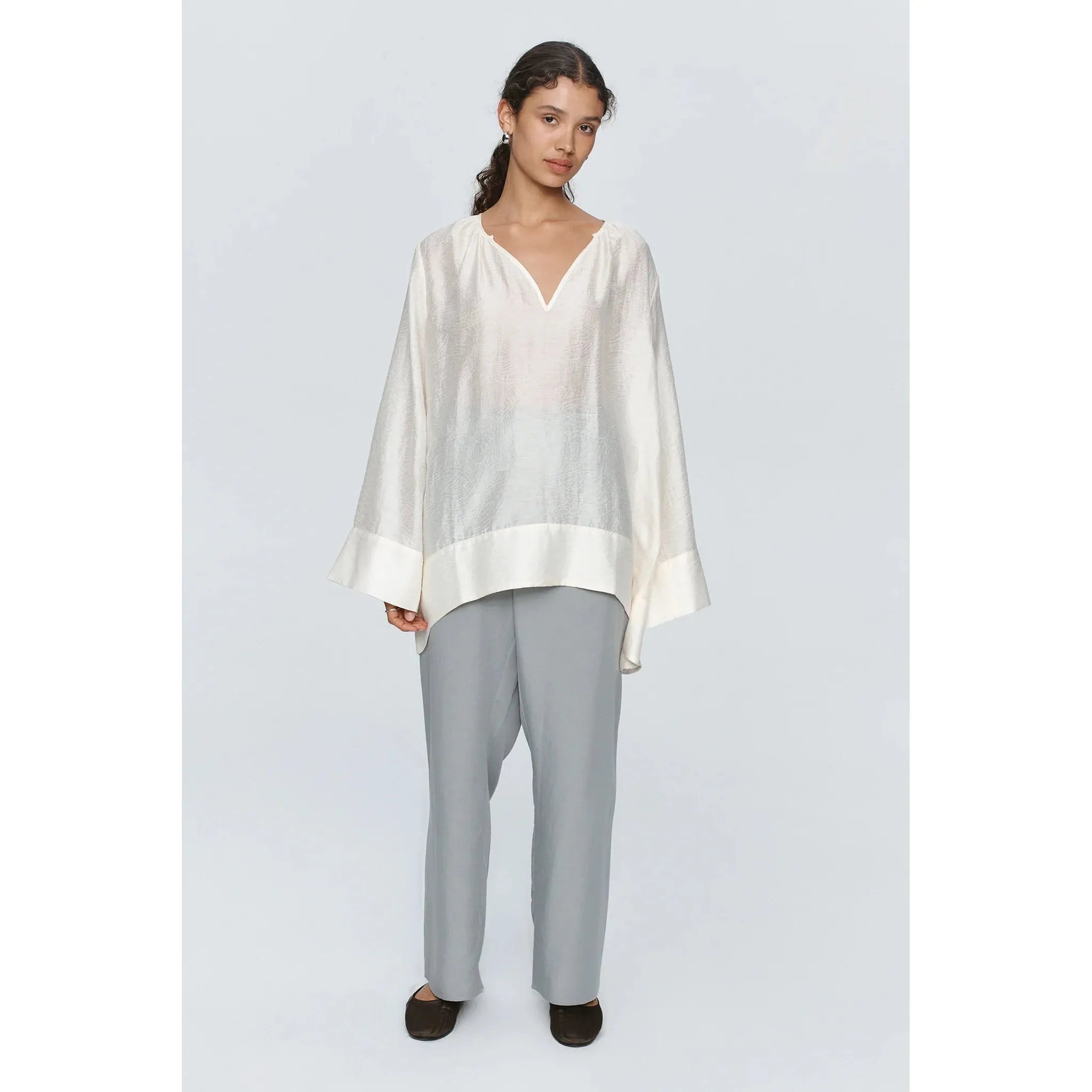Light Gray Lottie Top Textured Ivory