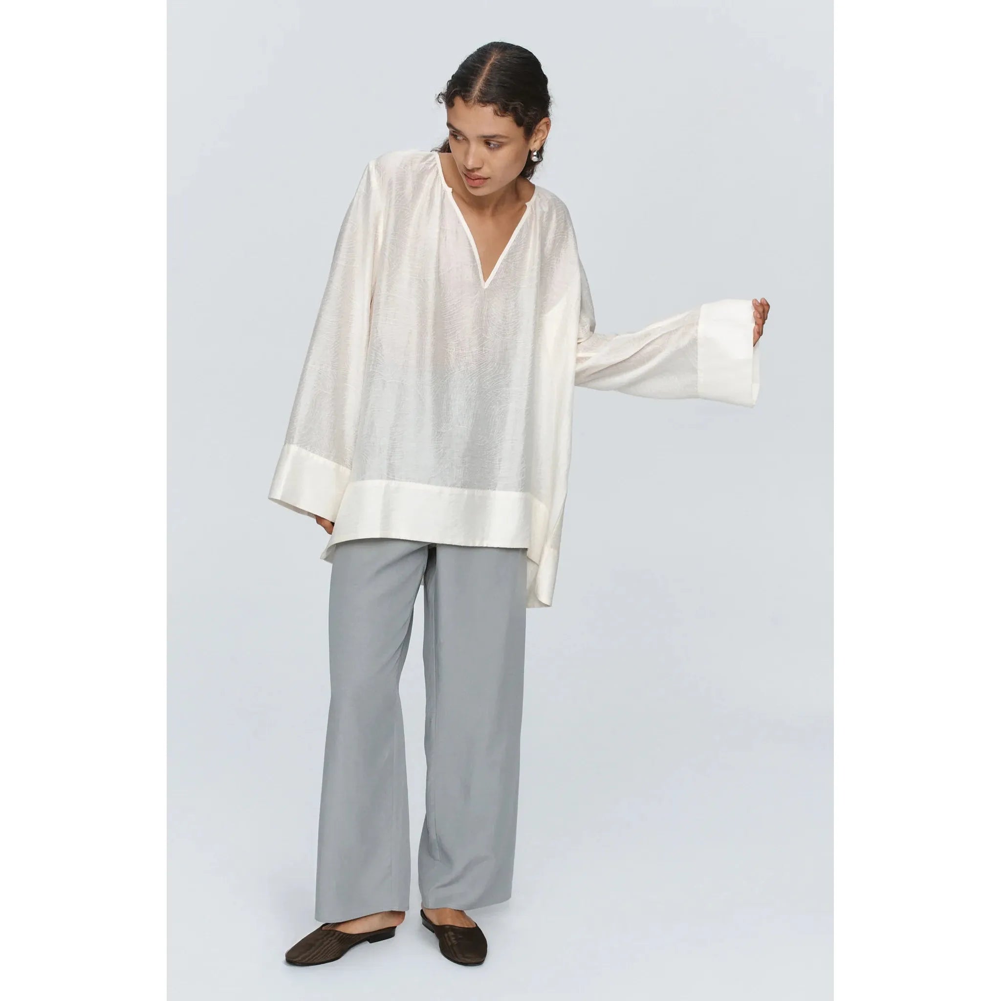 Light Gray Lottie Top Textured Ivory