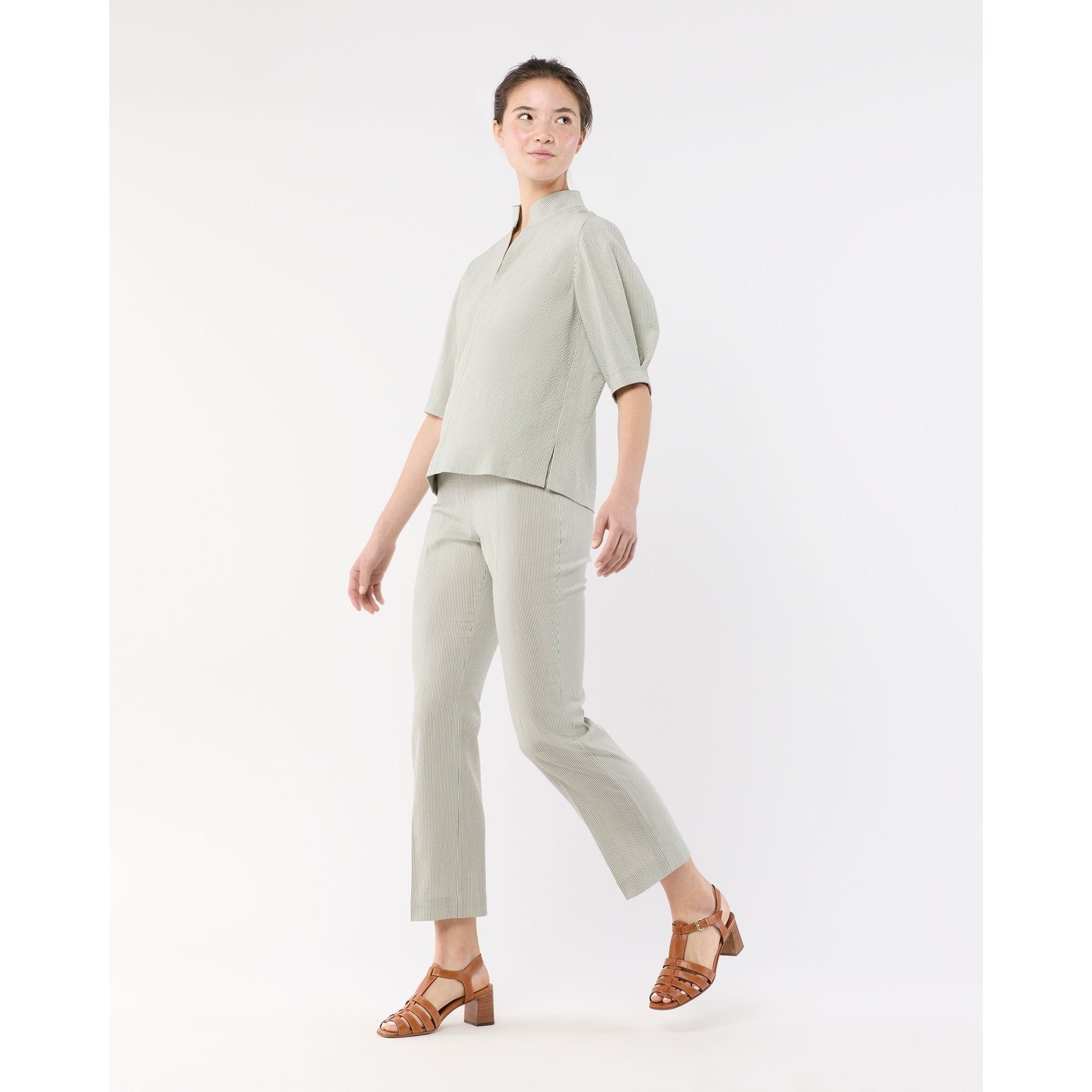White Smoke Fayette Flare Cropped Pant Olive Small Bengal Stripe Stretch Seersucker