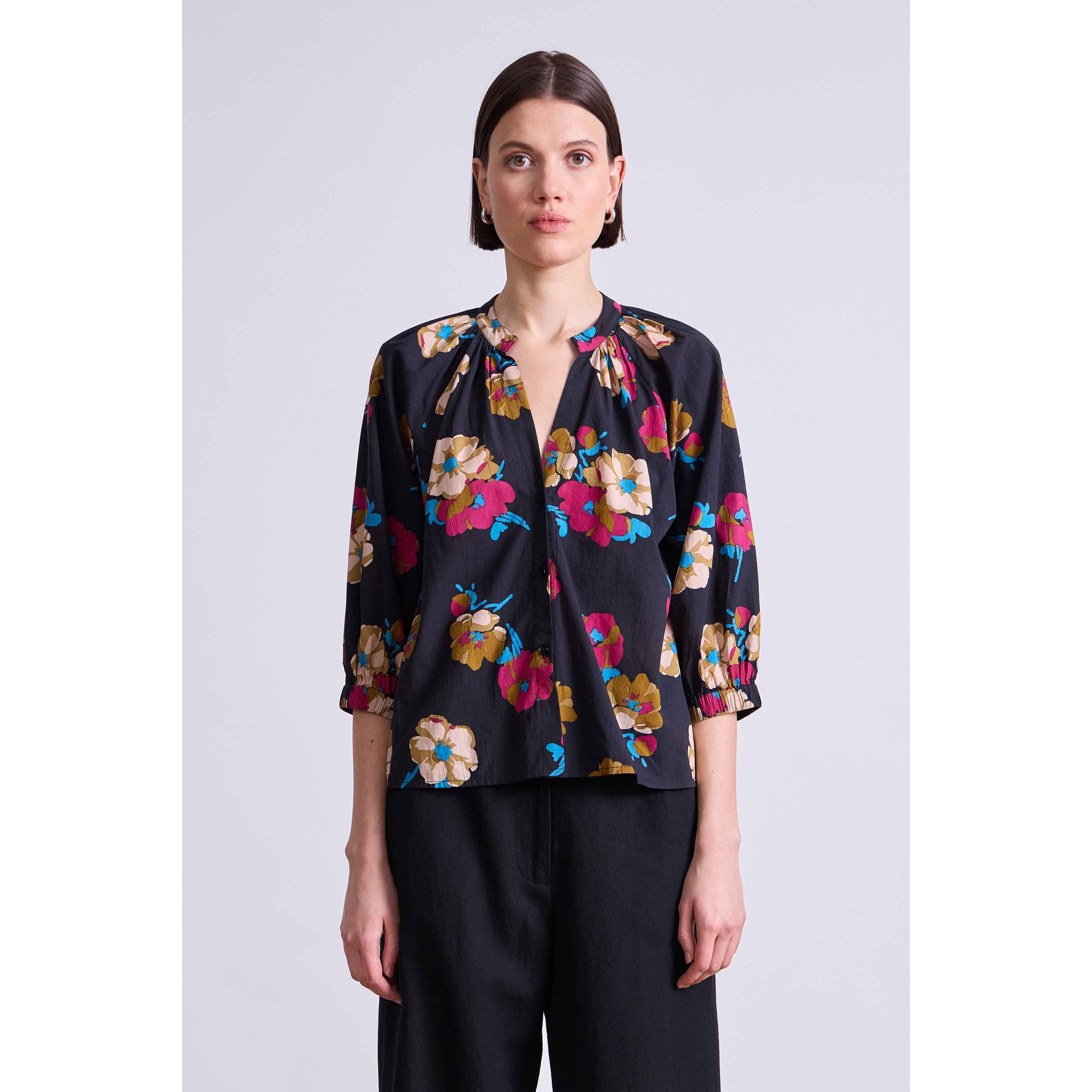 FLOATING FLORAL