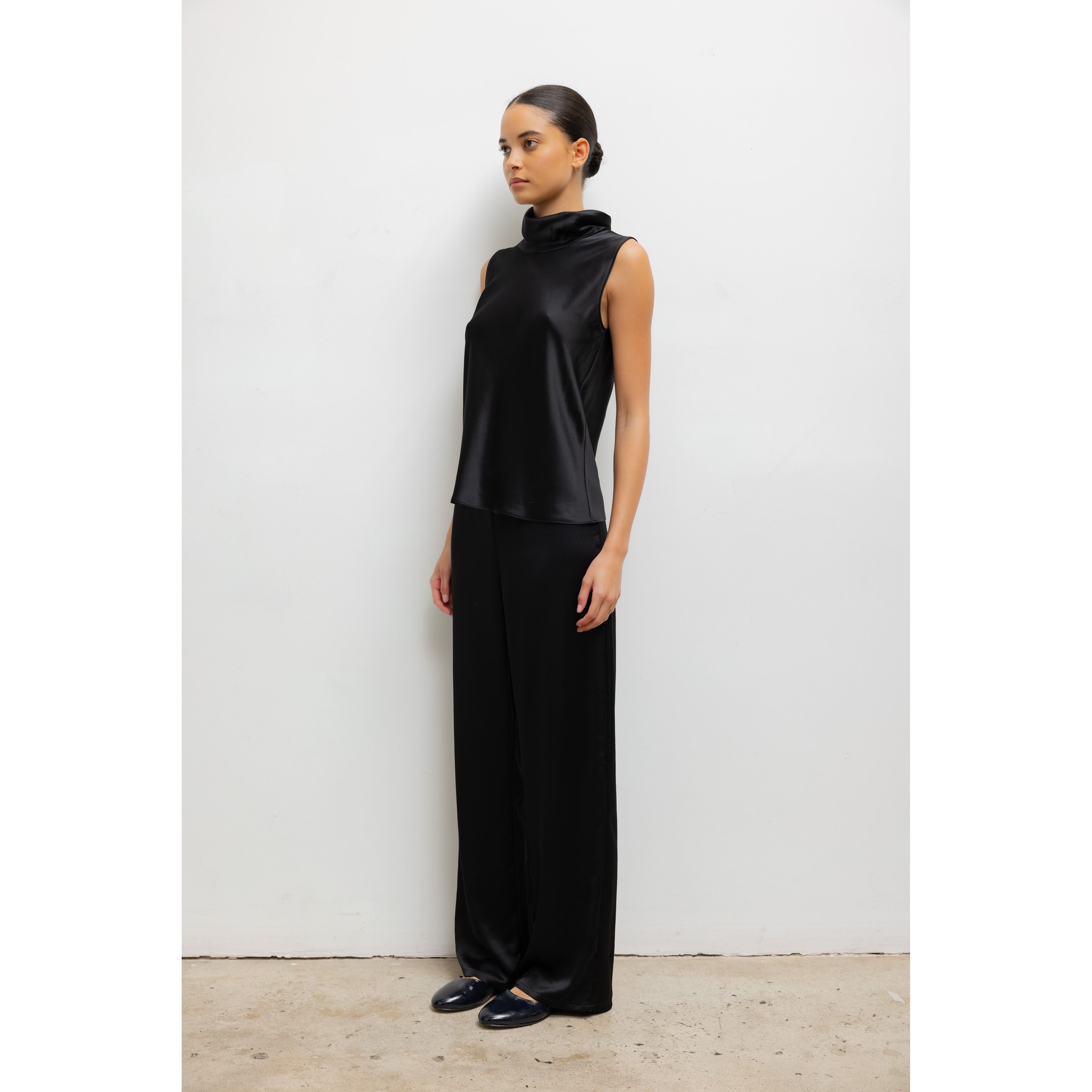 BARB SLEEVELESS COWL NECK