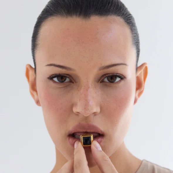 Archer Earrings Gold/Black Heaven Mayhem