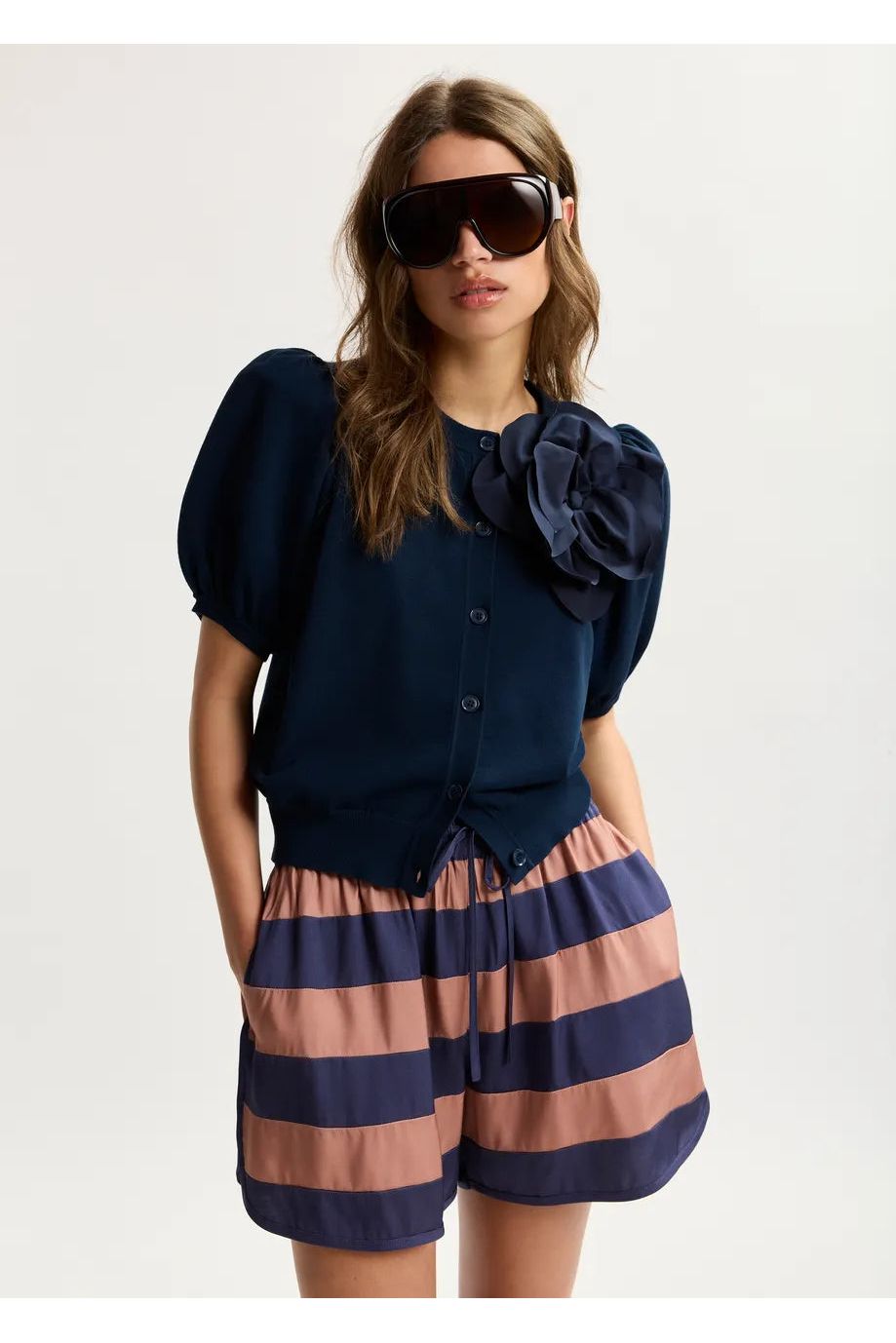 JUMBO CARDIGAN WITH BROOCH ESSENTIEL ANTWERP