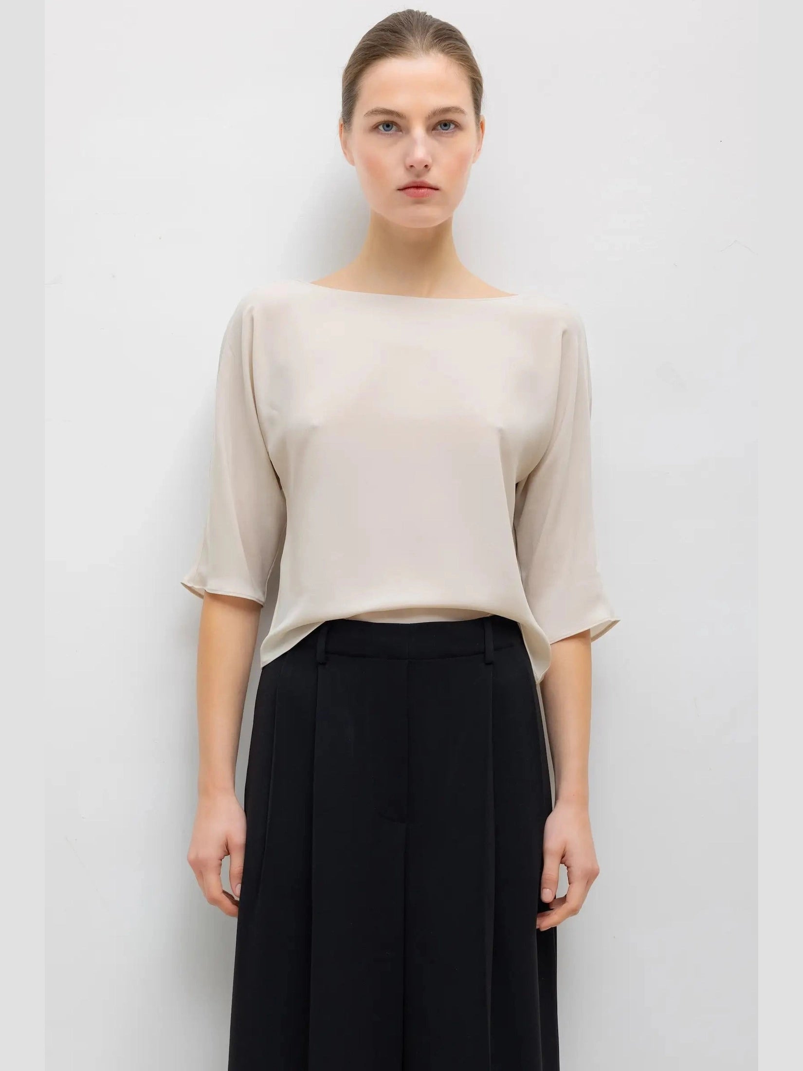 ARI SHORT SLEEVE DOLMAN TOP LESET
