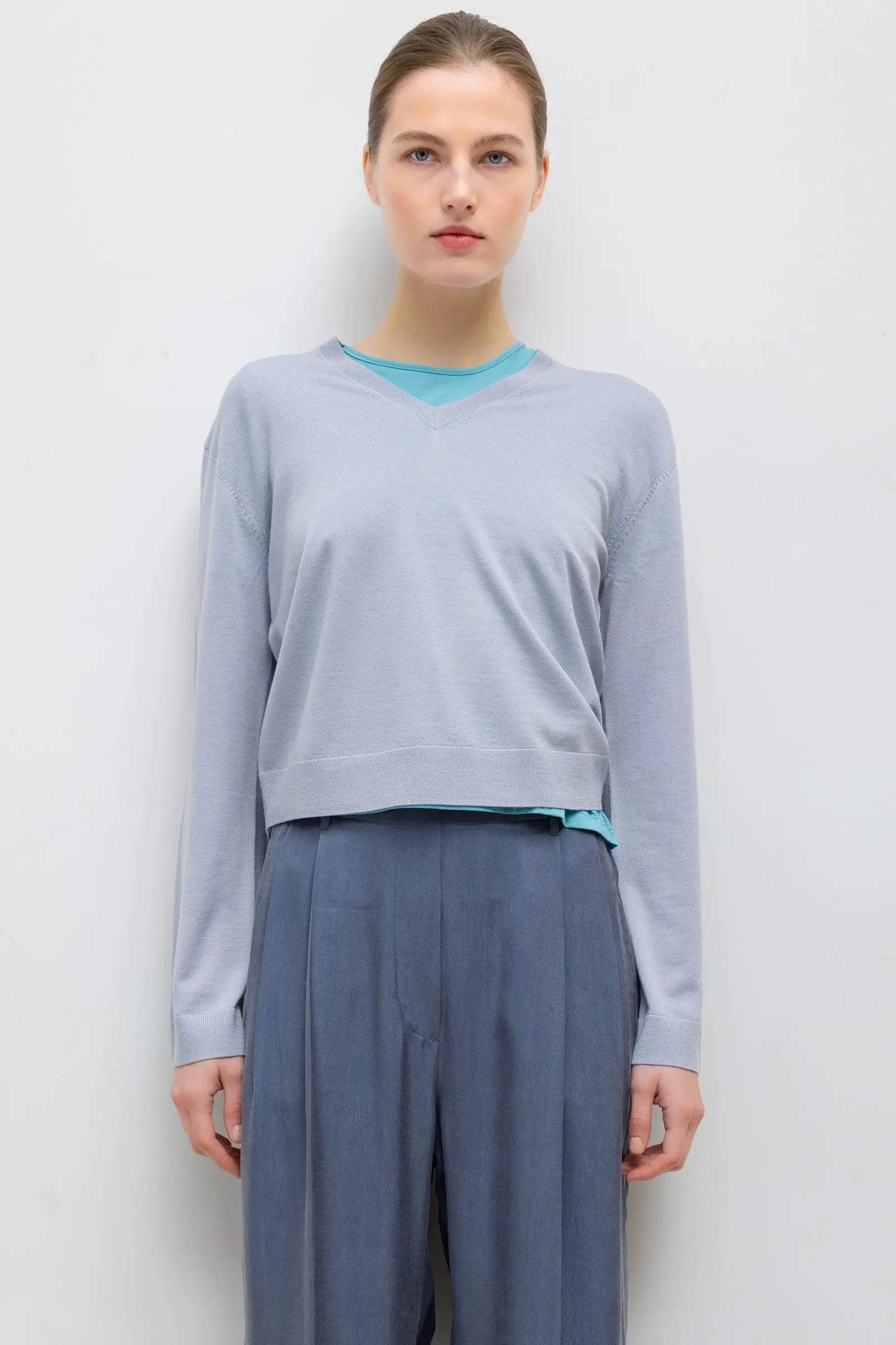 JAMES V NECK LESET