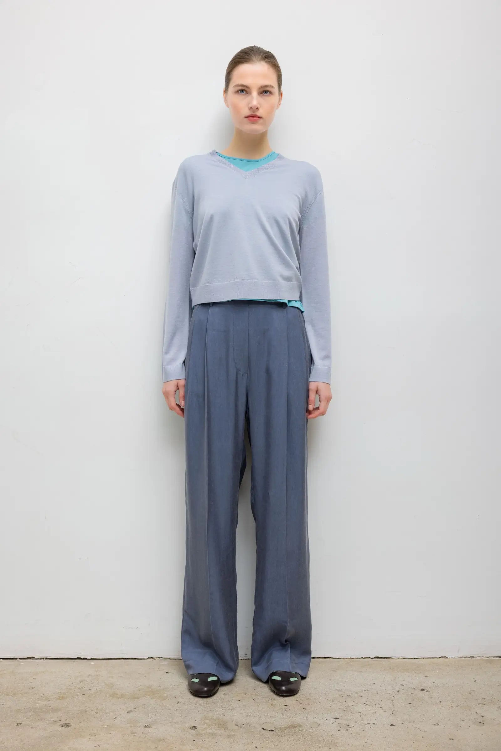JAMES V NECK LESET