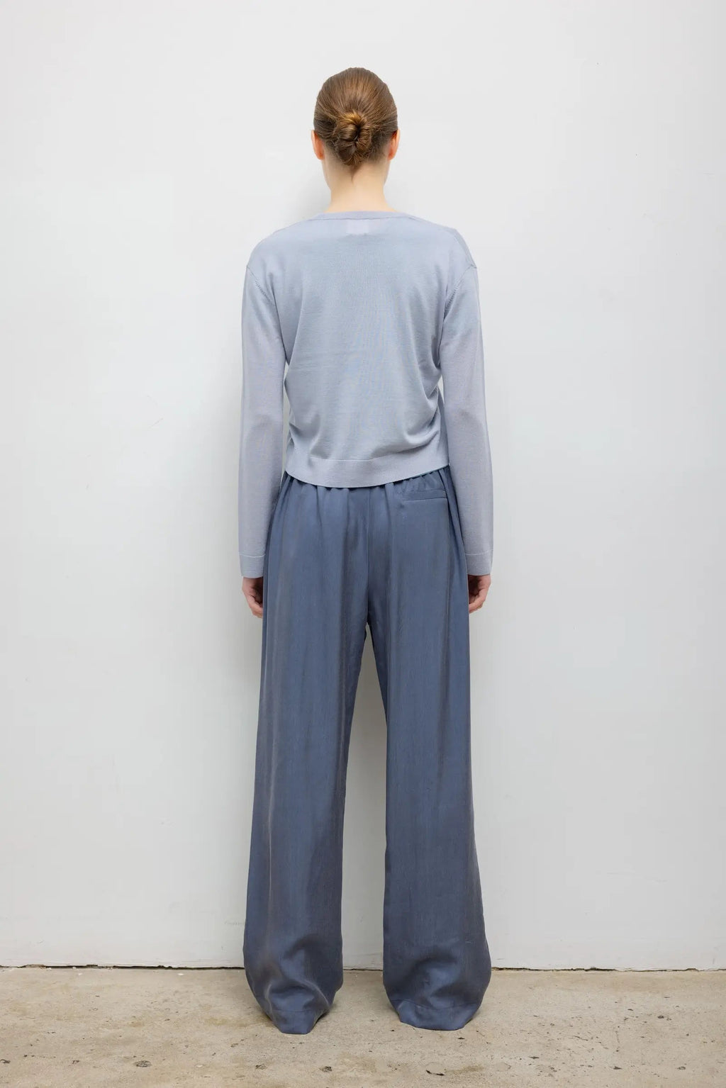 JAMES V NECK LESET