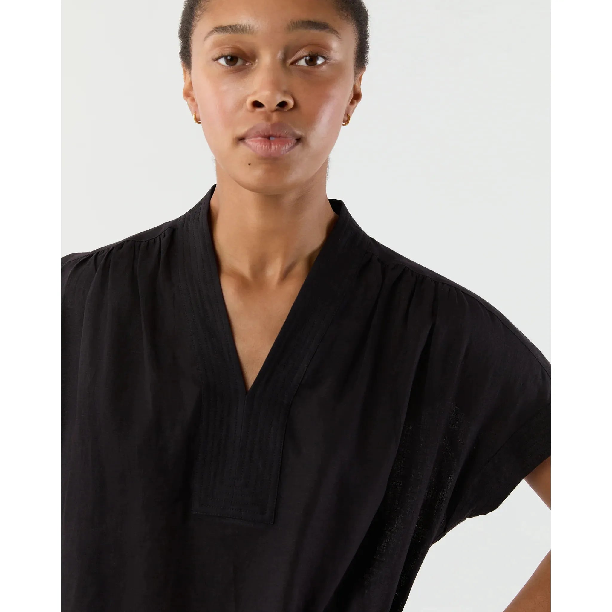 Light Gray Ann Mashburn Libby Dress in Black Sahara Linen