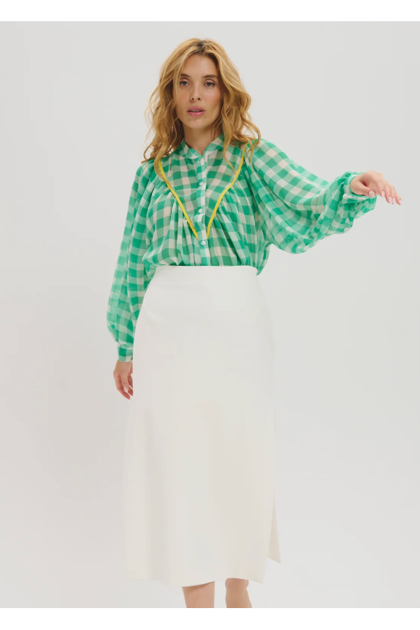 Edith in green and white Leledebaltzac