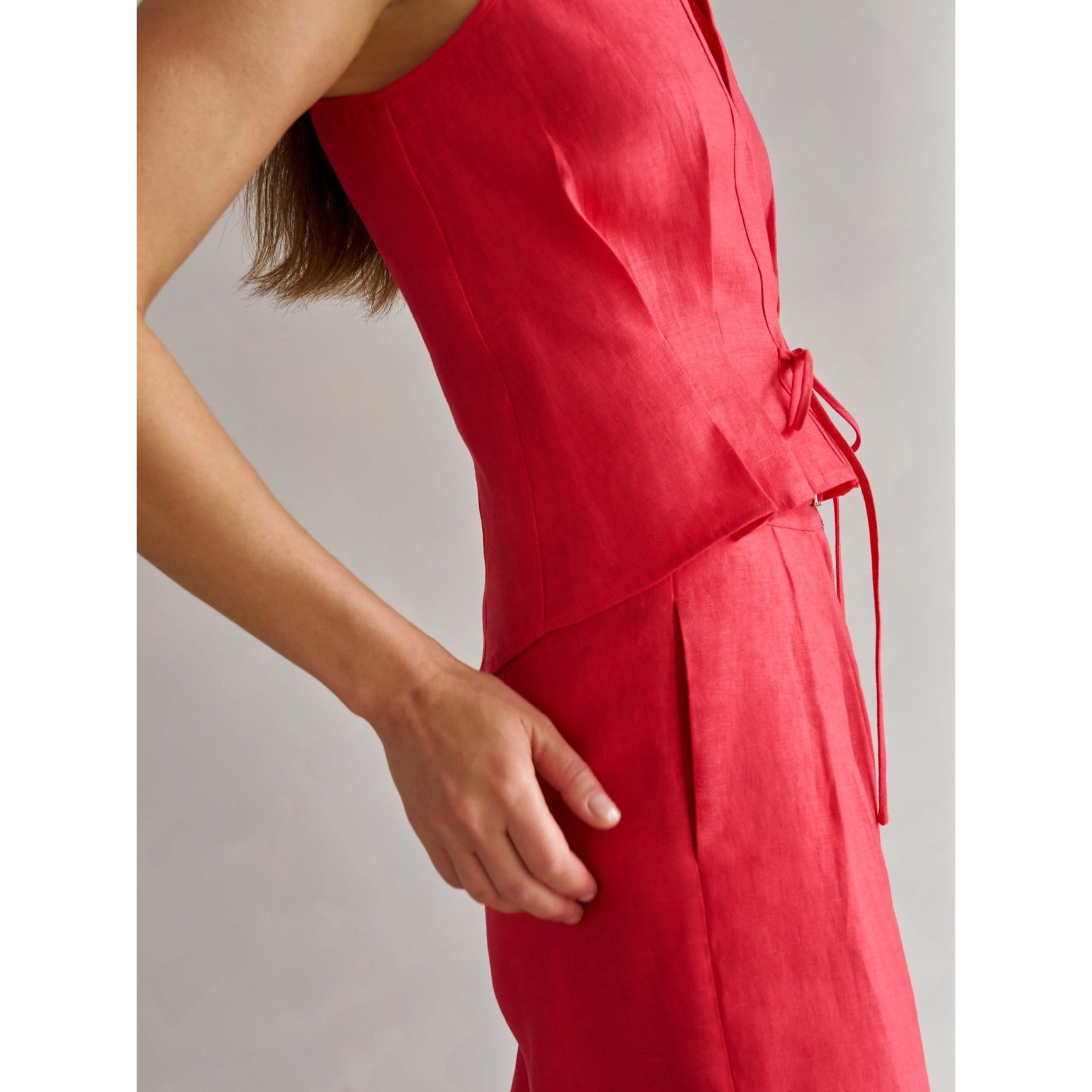 Hevron Sloan Linen Vest Bright Red