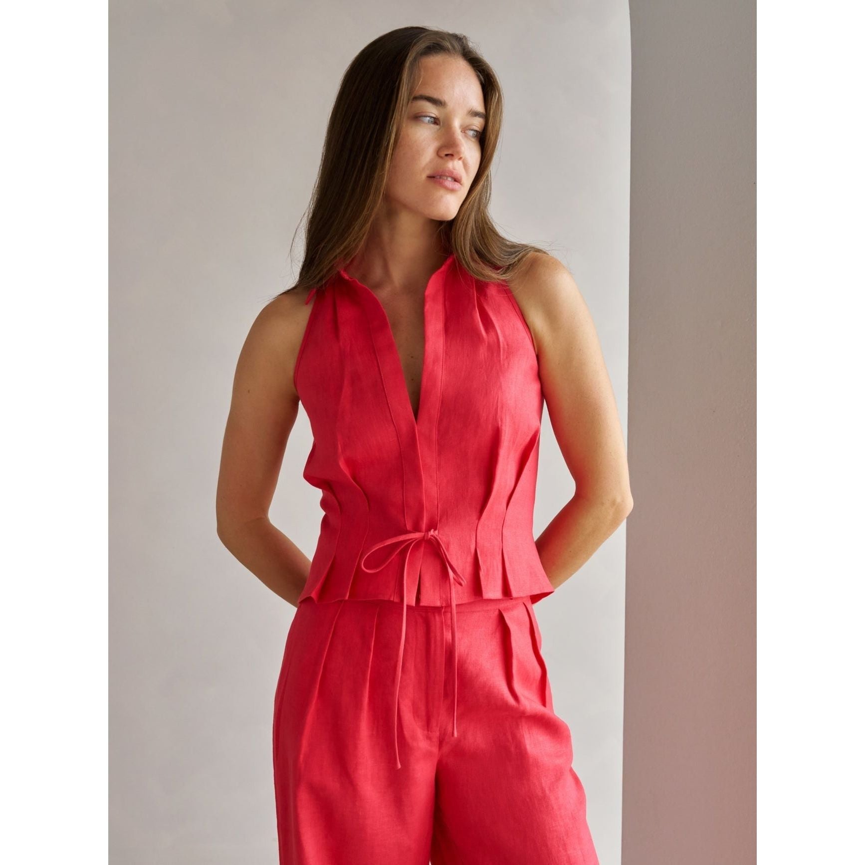 Hevron Sloan Linen Vest Bright Red