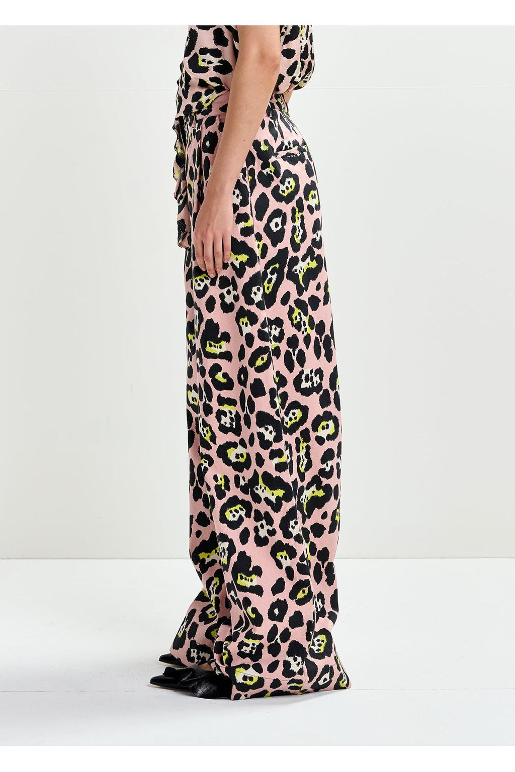 Jenesis wide leg pants ESSENTIEL ANTWERP