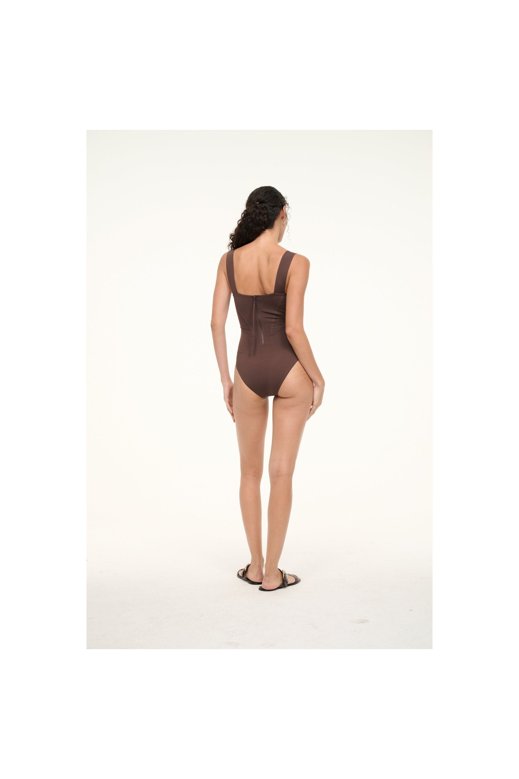 ADELAIDE ONE PIECE DARK CHOCOLATE - Primm'sADELAIDE ONE PIECE DARK CHOCOLATEStaud