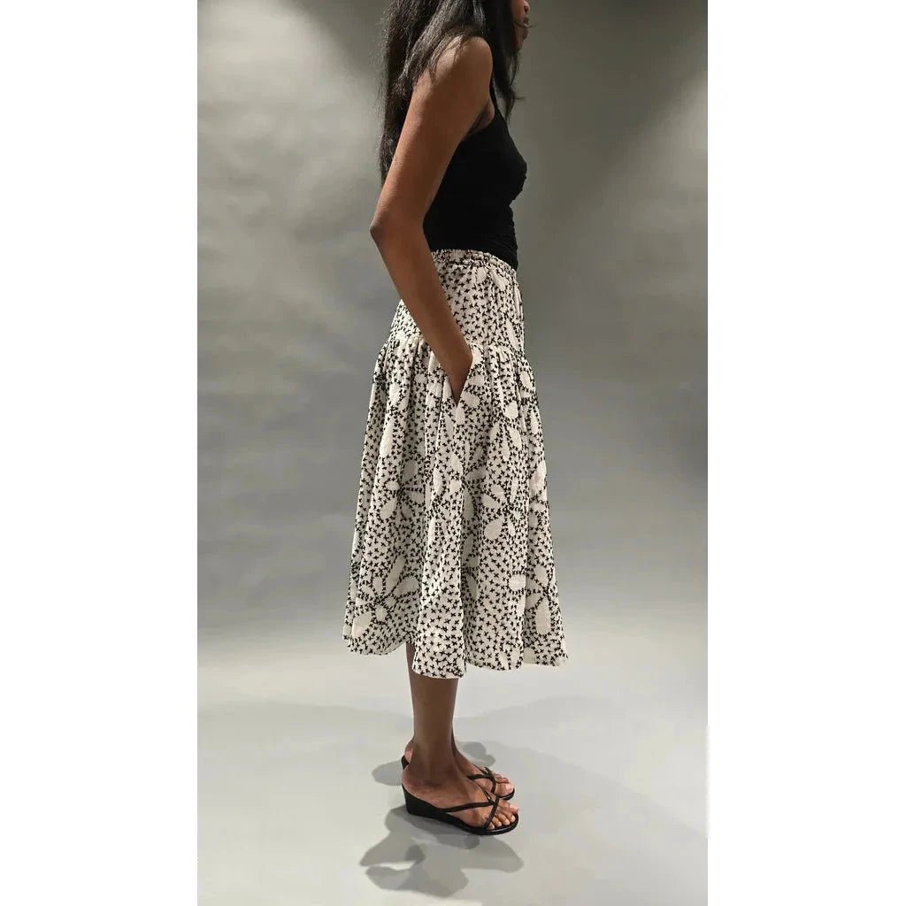 Full Skirt White Black - Primm'sFull Skirt White BlackHope for Flowers by Tracy Reece