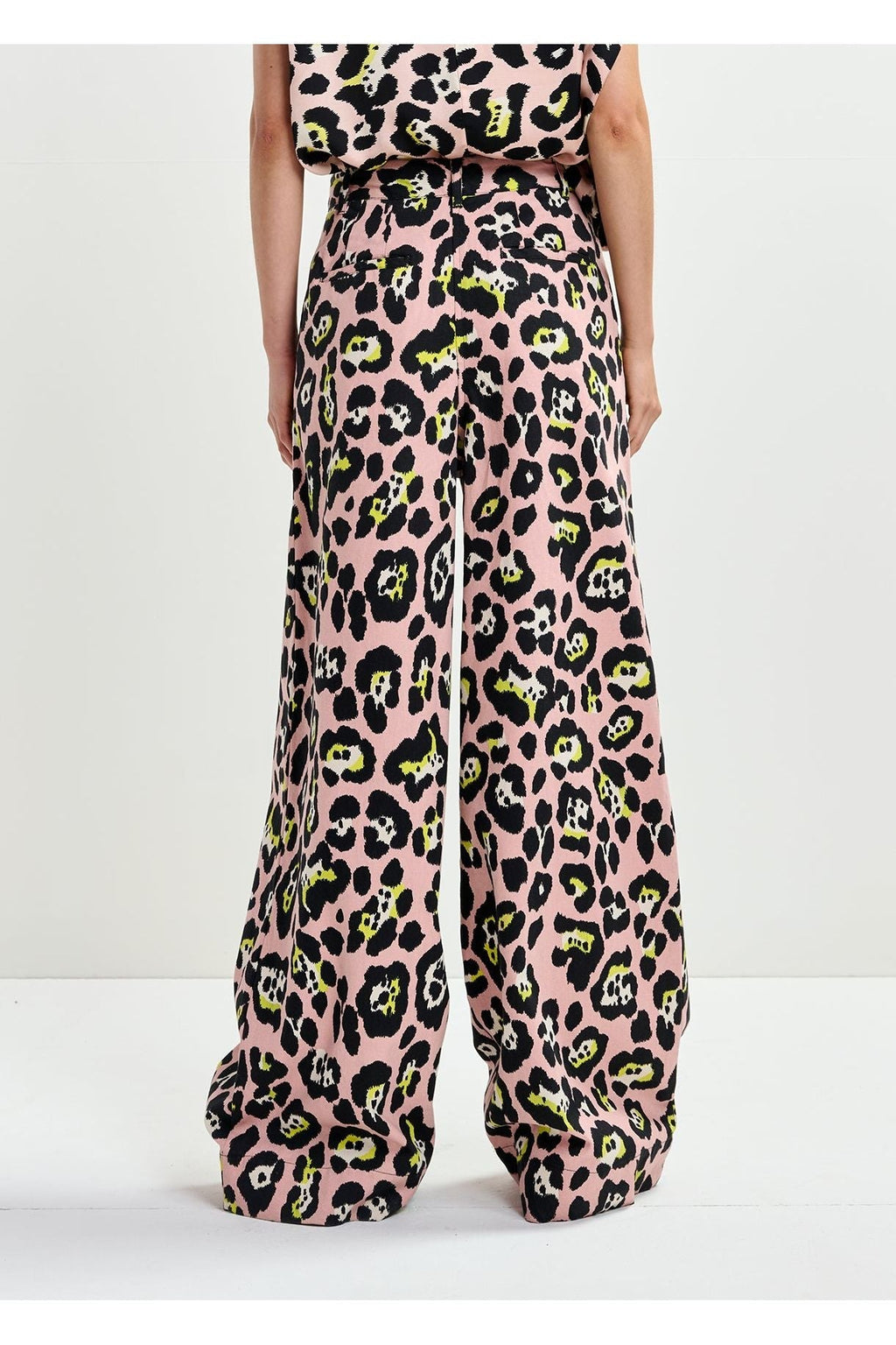 Jenesis wide leg pants ESSENTIEL ANTWERP
