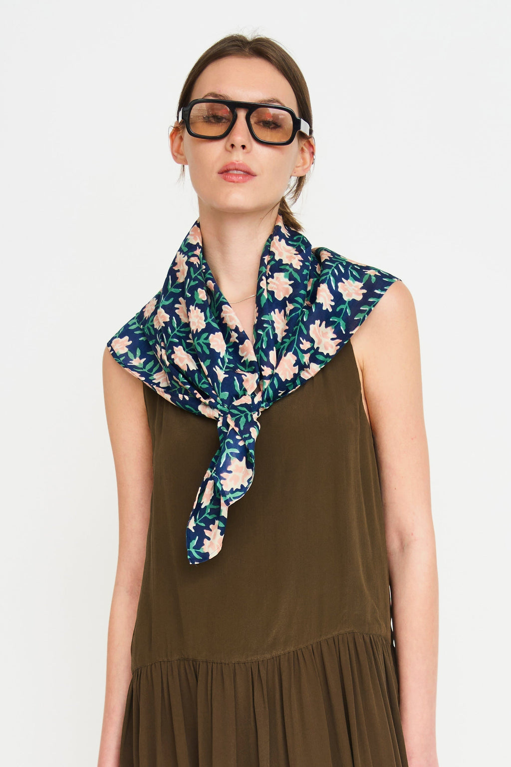 Scarf in Midnight Pink Carnation MIRTH