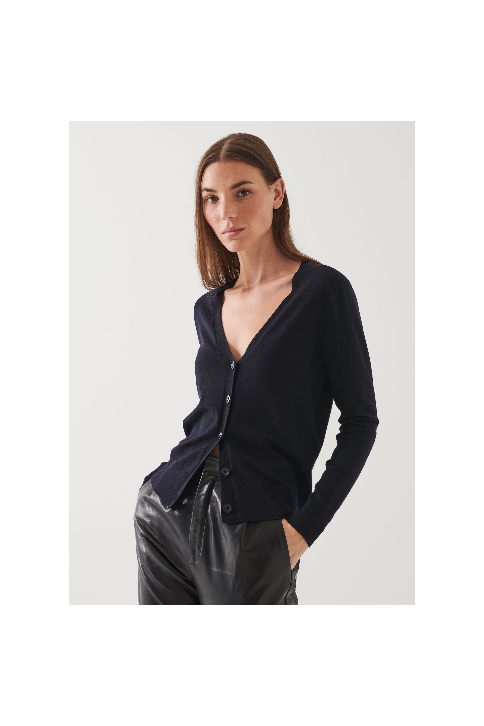 Merino Fitted Btn Cardi - Primm'sMerino Fitted Btn CardiPatrick Assaraf