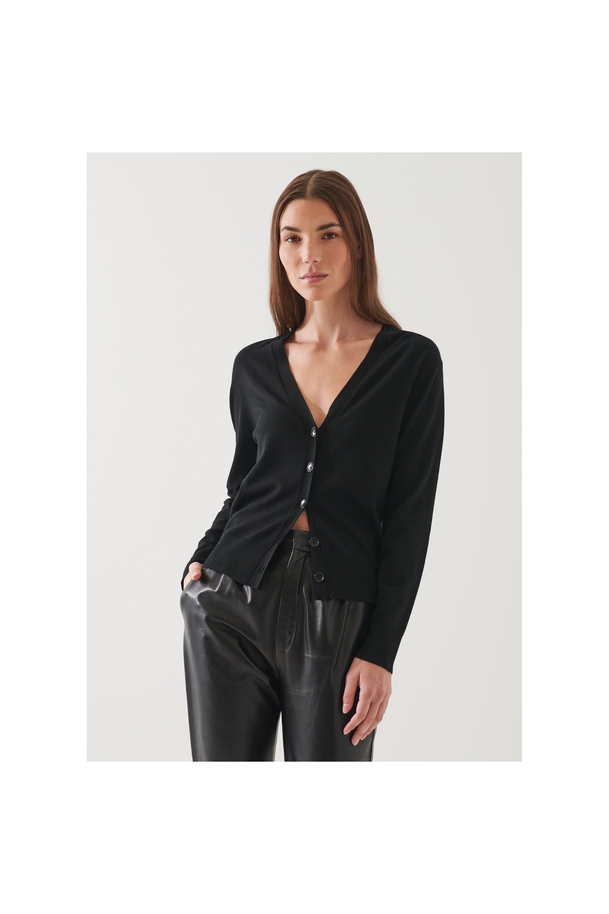 Merino Fitted Btn Cardi - Primm'sMerino Fitted Btn CardiPatrick Assaraf