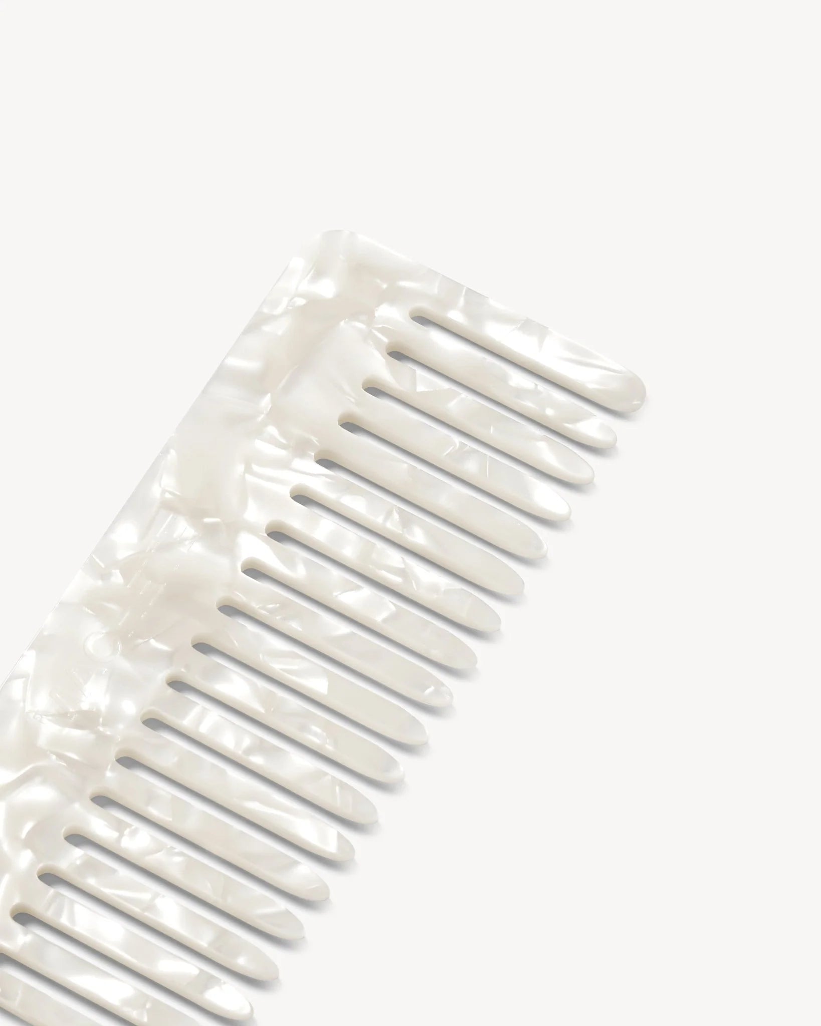 No.2 Comb White Shell Machete