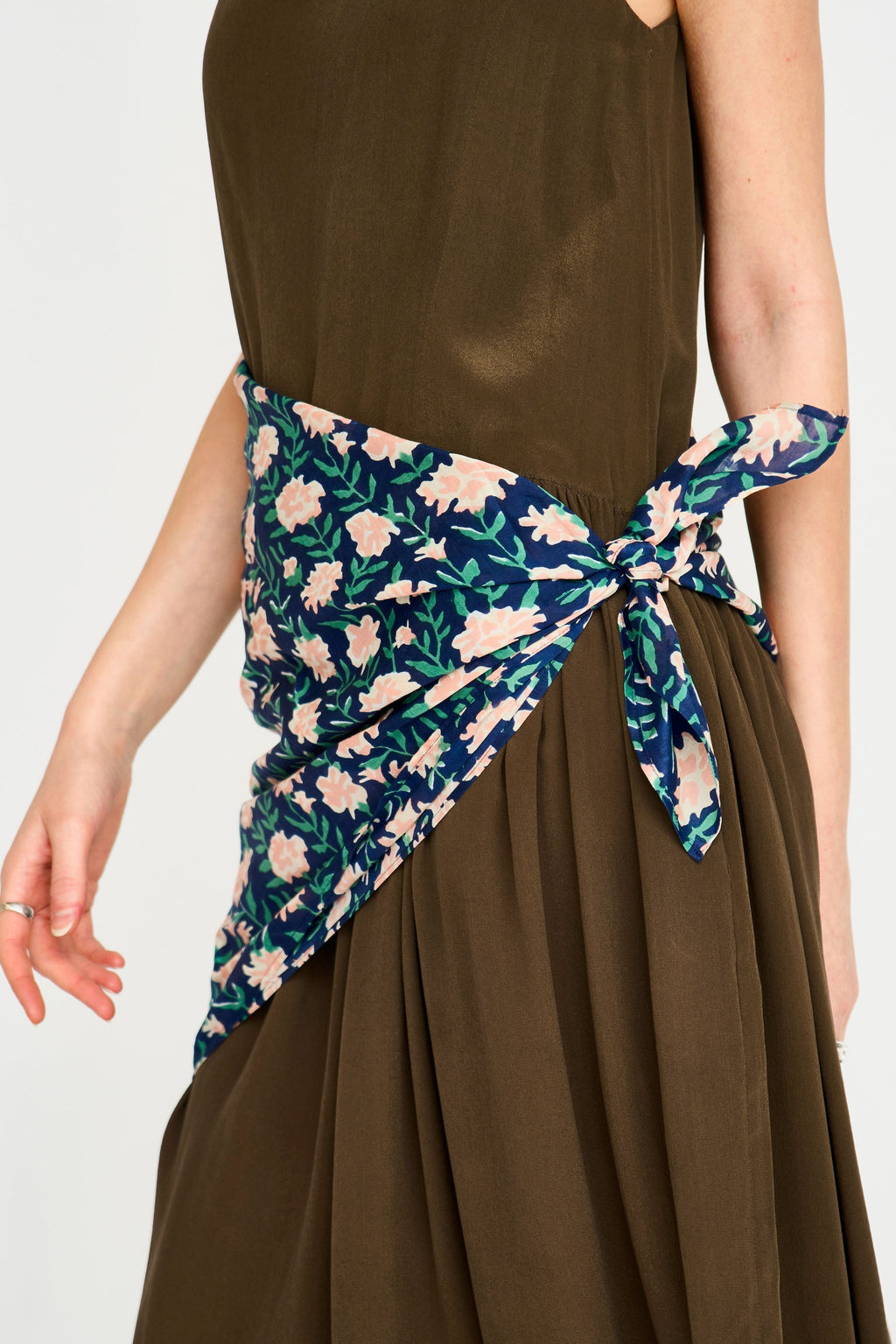 Scarf in Midnight Pink Carnation MIRTH