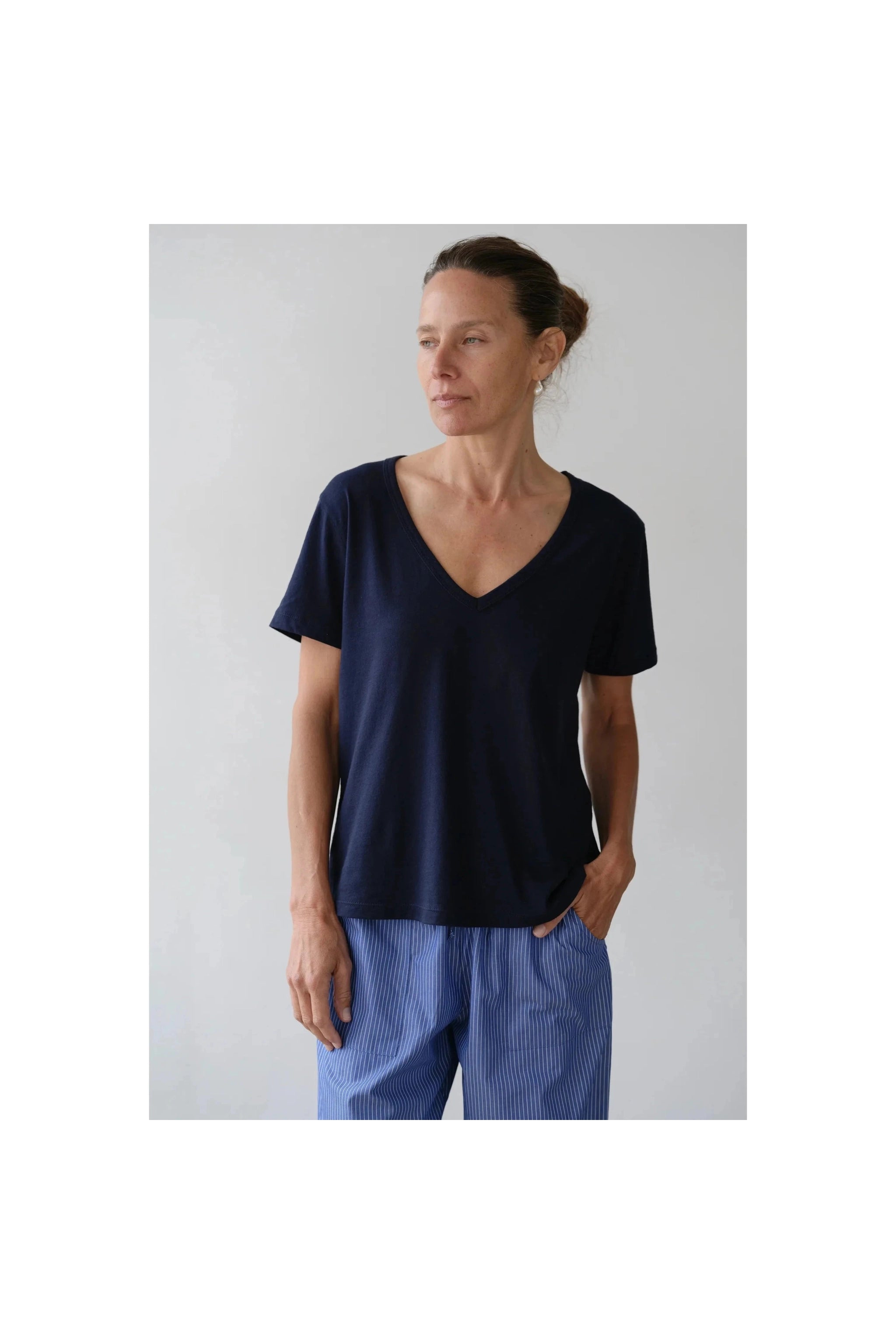 The Jersey Relaxed V - Neck Navy - Primm'sThe Jersey Relaxed V - Neck NavyDONNI.
