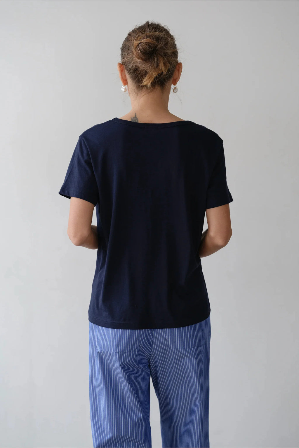 The Jersey Relaxed V - Neck Navy - Primm'sThe Jersey Relaxed V - Neck NavyDONNI.