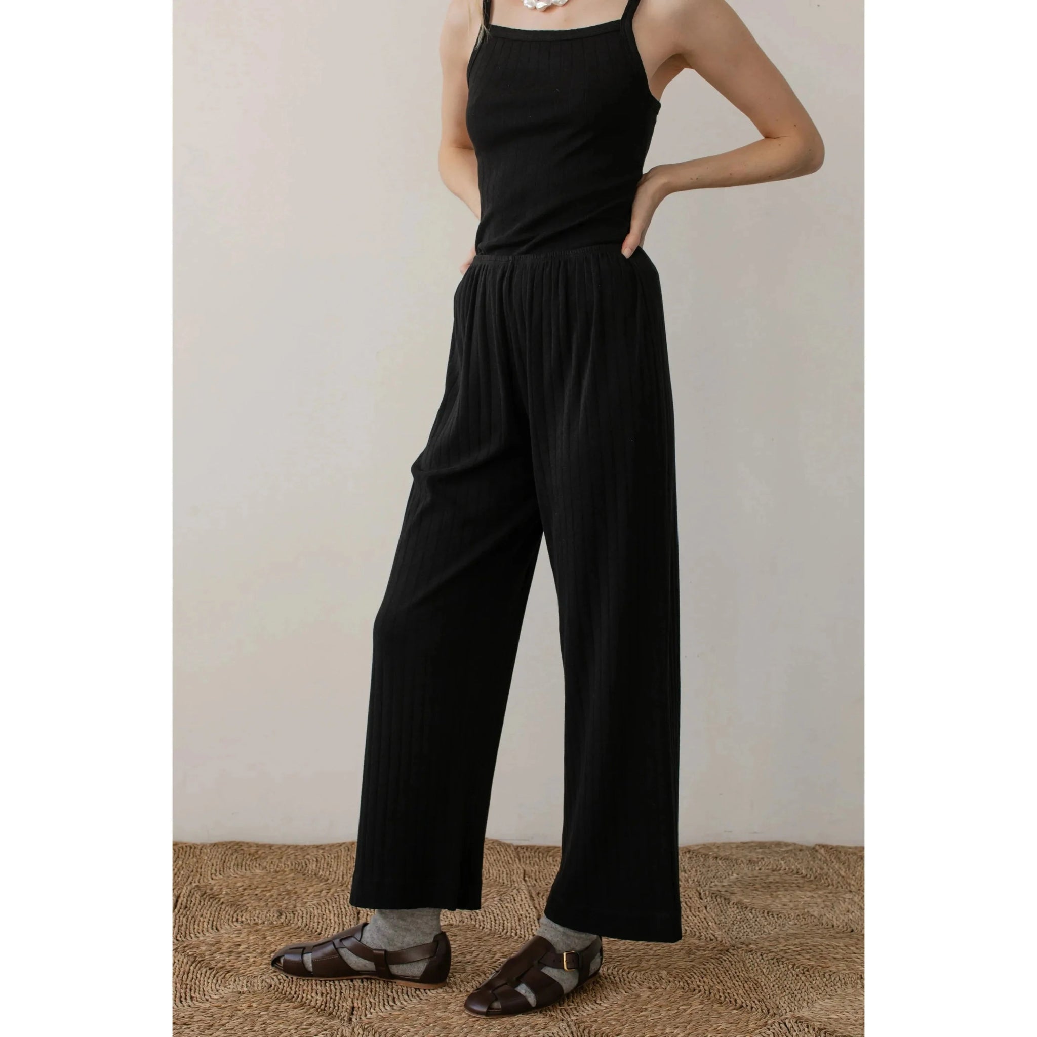The Pointelle Simple Crop Pant Jet - Primm'sThe Pointelle Simple Crop Pant JetDONNI.