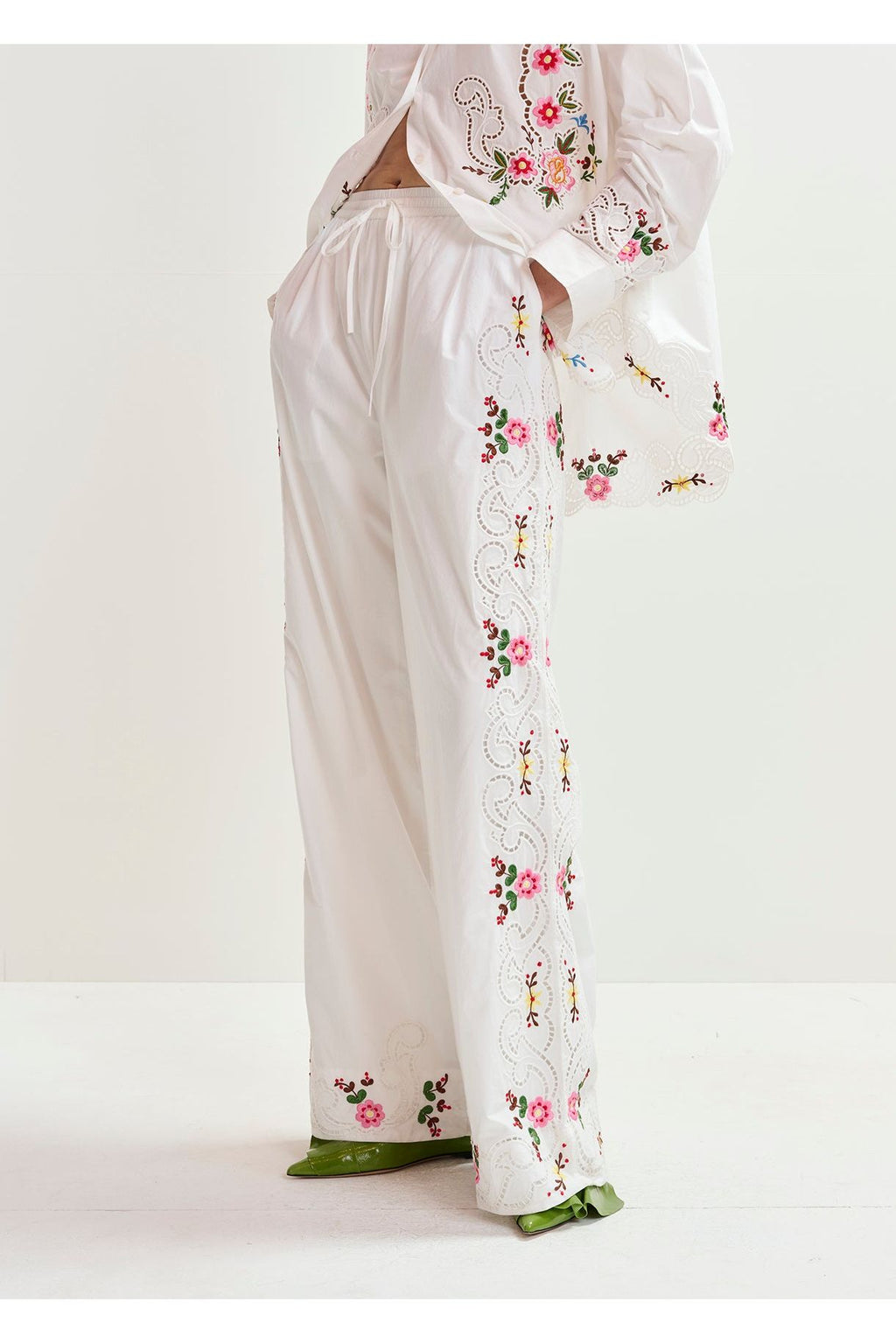 JANAI EMBROIDERED PANTS ESSENTIEL ANTWERP