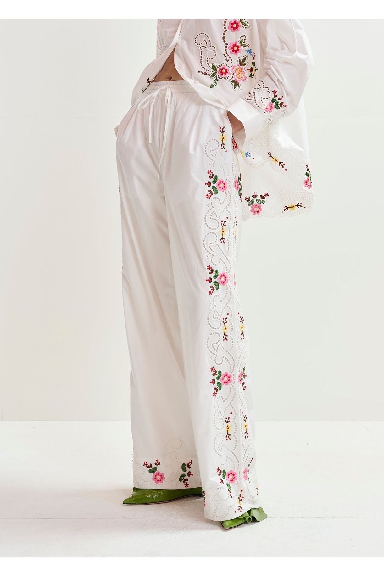 JANAI EMBROIDERED PANTS ESSENTIEL ANTWERP